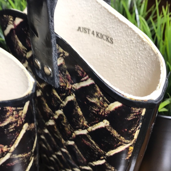 JUST 4 KICKS Rubber Boots - Picture 4 of 5